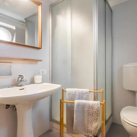 Timo's Art House Apartment *