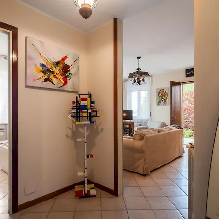 Timo's Art House Apartment Dormelletto