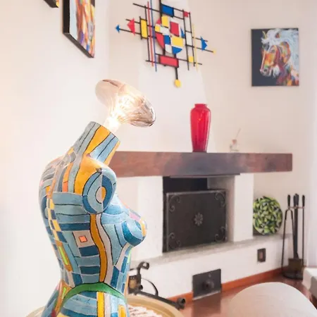 Timo's Art House Apartment