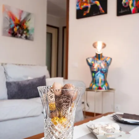 Timo's Art House Apartment *