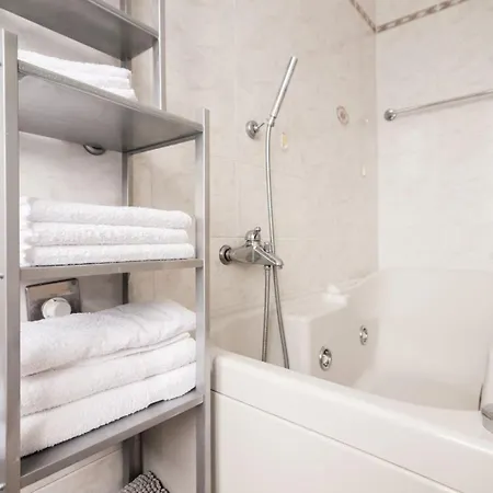 Apartment Timo's Art House Dormelletto