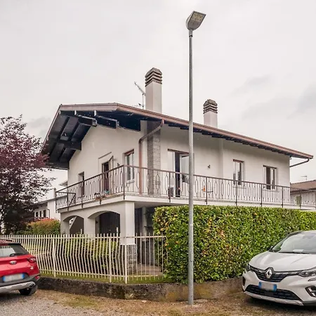 Timo's Art House Apartment