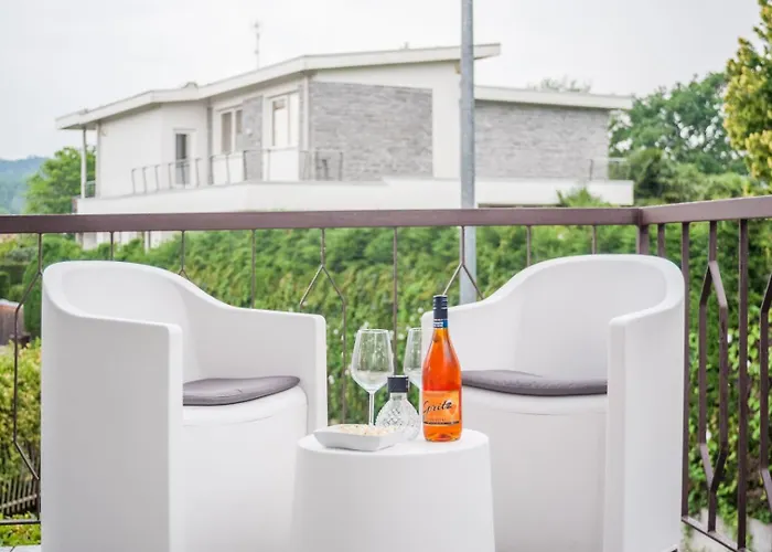 Timo's Art House * Dormelletto